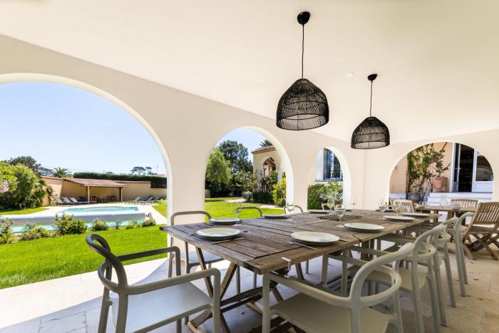 HACIENDA KEYWEEK Large Family Villa with Pool Garden Sauna in Anglet