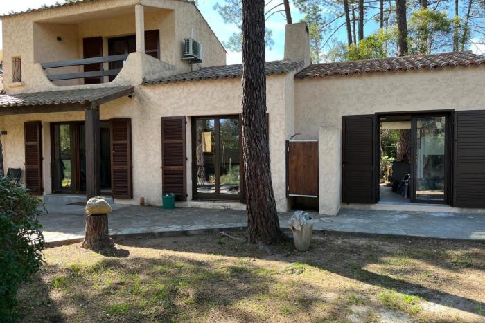 Spacious house with terrace - beach 8 minutes away