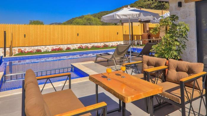 Sarıbelen 2 bedroom secluded villa with private pool hot tub