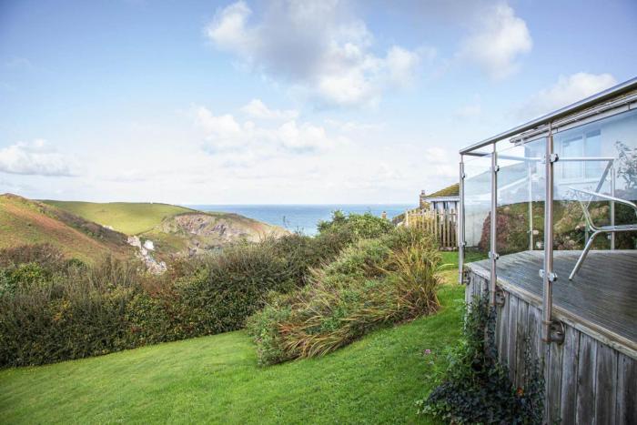 Silvershell lovely views across Port Isaac