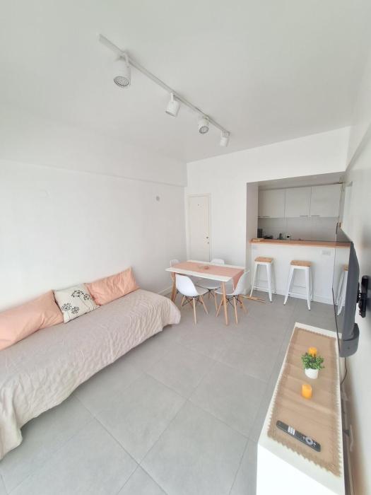 2 Ambientes en Peatonal San Martín 300 m del Mar Piso Alto