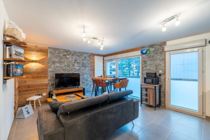 Apartment 5 minutes walk from Annecys old town