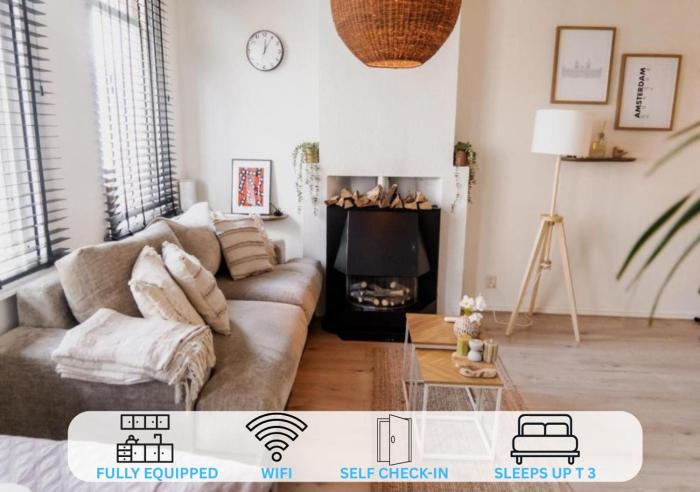 Rembrandtplein Retreat Luxury 1BR Steps from Tuschinski with View