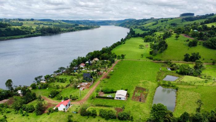 Bela acomodação às margens do Rio Uruguai