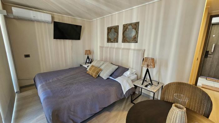 HOM l Wifi Piscina AireAcond SantaLucia Gym CoWork