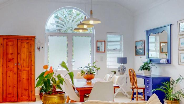 Rose Cottage in Caribbean Estate