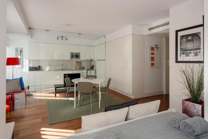 HOSTEE - Lisbon Urban Studio with parking