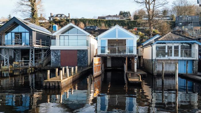 Luxury Spout Crag Lake House