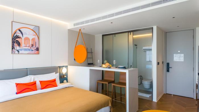 Beachfront Apartment 50 meter from Bangtao Layan