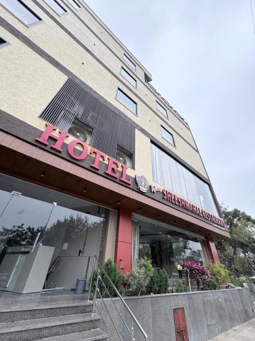 Krishna Sheesh Mahal