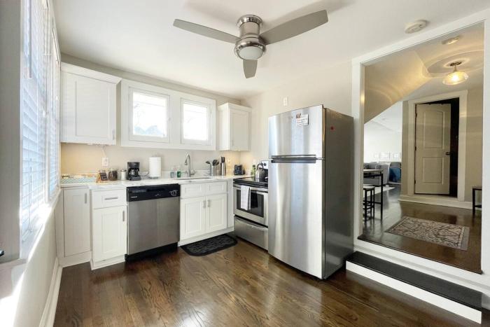 Central Midtown Studio- Walkable to Overton Square