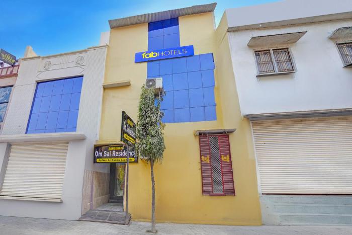 FabHotel Purple Grand