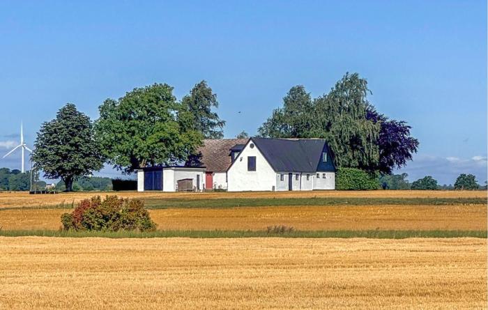 3 Bedroom Amazing Home In Hammenhög