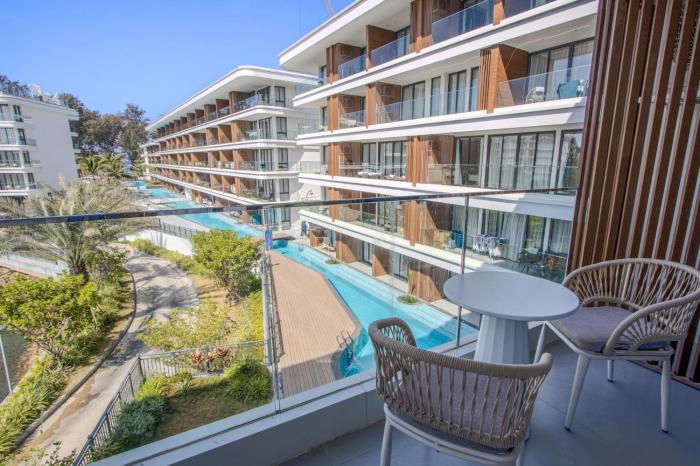 Premier BEACHFRONT 3BR Apartment E333