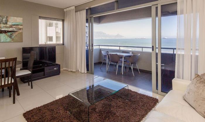 Spacious studio with breathtaking sea views