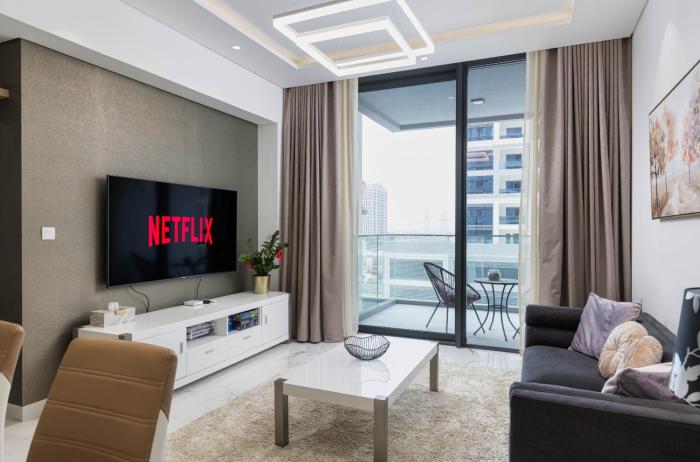 VayK - Extra-Large 2BR in Dubai Hills Close to Mall & Park