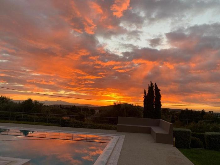 Pikermi garden suite