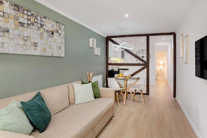 Alfama with Private Patio & Barbecue