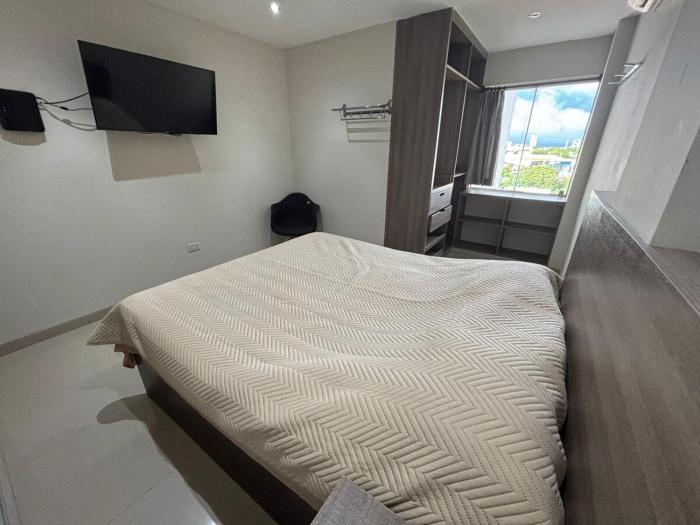 Estudio moderno cerca del Ventura Mall con Parqueo