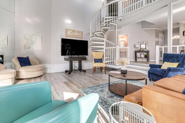 Riverfront Savannah Getaway with Pool and Dock!