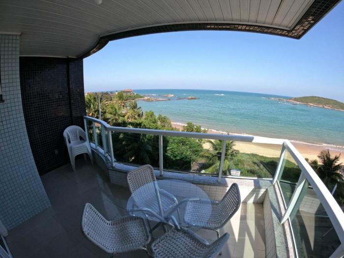 Excelente apartamento de frente para Praia de Peracanga