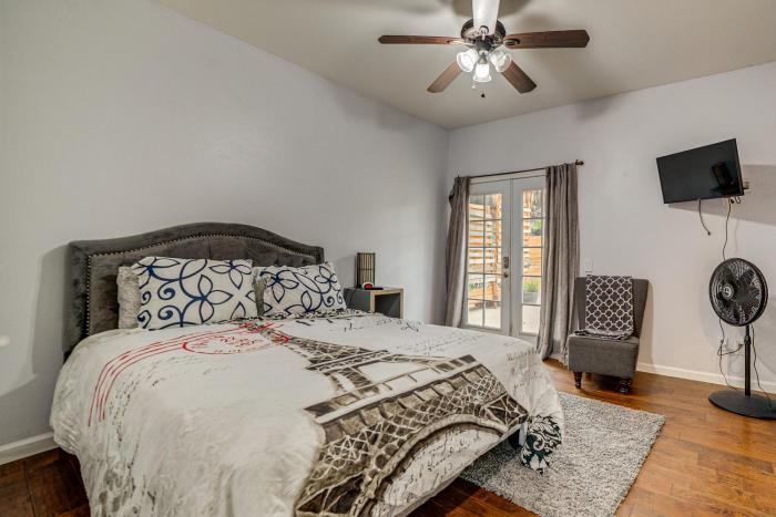 Sip, Hike and Explore Quiet SoCal Studio with Patio!