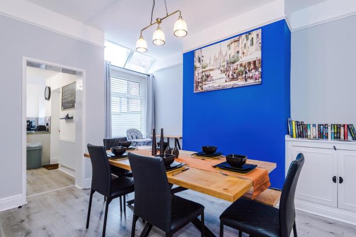 Ideal Group Stay 3BR House for 8 Parking