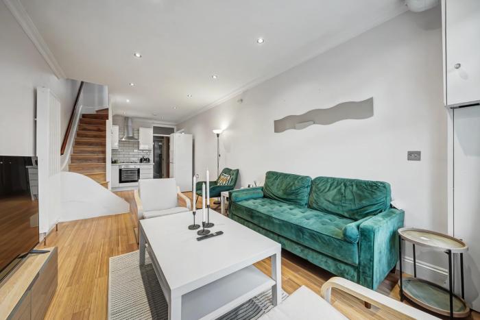 Elegant Stay In London, 7 mins to Norbury Station