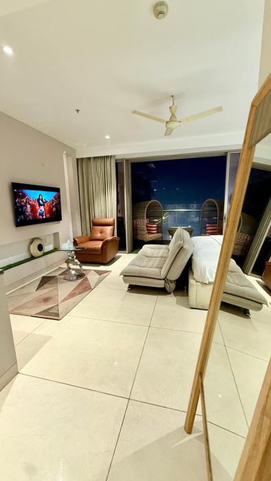 Luxury Studios Key 3