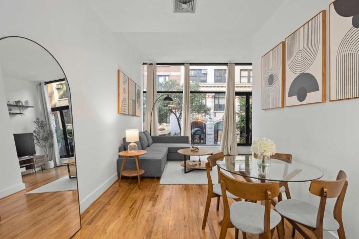 Stylish Manhattan Escape in Prime Spot