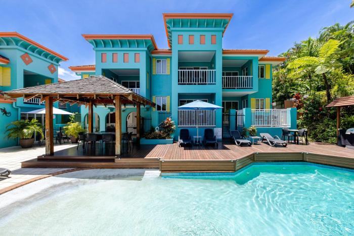 Coconut Palms - In the Heart of Port Douglas & Near the Beach