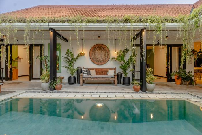 Villa Mint Dua, Peaceful 3BR Villa - Near La favela Seminyak