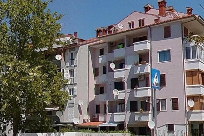 Apartments with parking space Rovinj - 24688