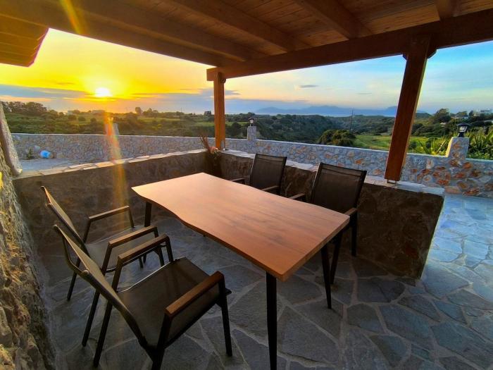 Glyki Canyon Bungalow