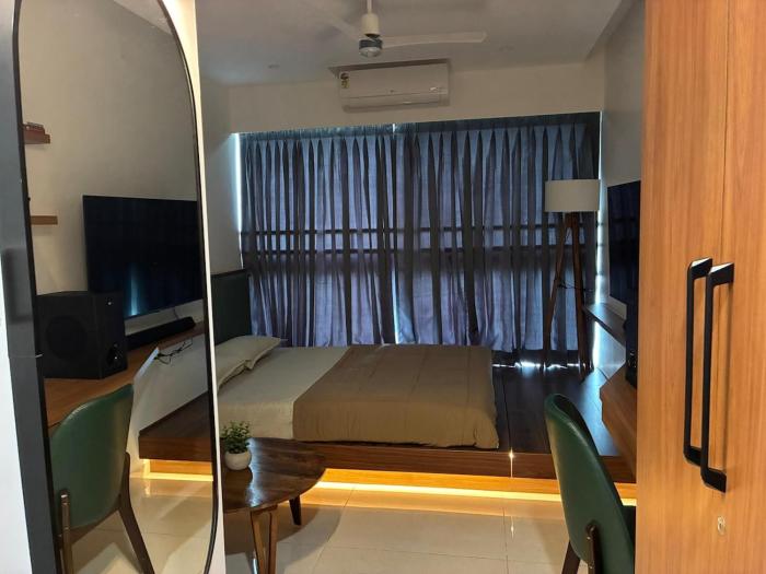 Zen Den- Premium apartment with hill view