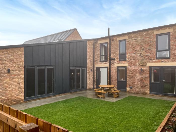 Arwen Barn - Uk50880