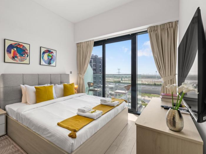 The Comfort Cove Studio in Azizi Riviera 32