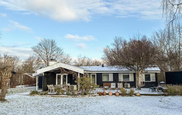 Awesome Home In Tisvildeleje With Wifi