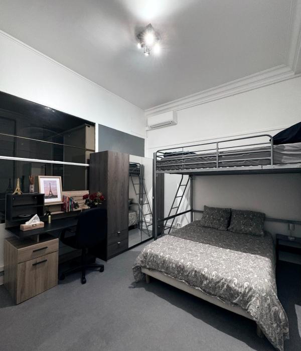 CHAMPS ELYSEES No 76