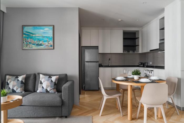 2BR Work Sleep Pool View IBG Legendary