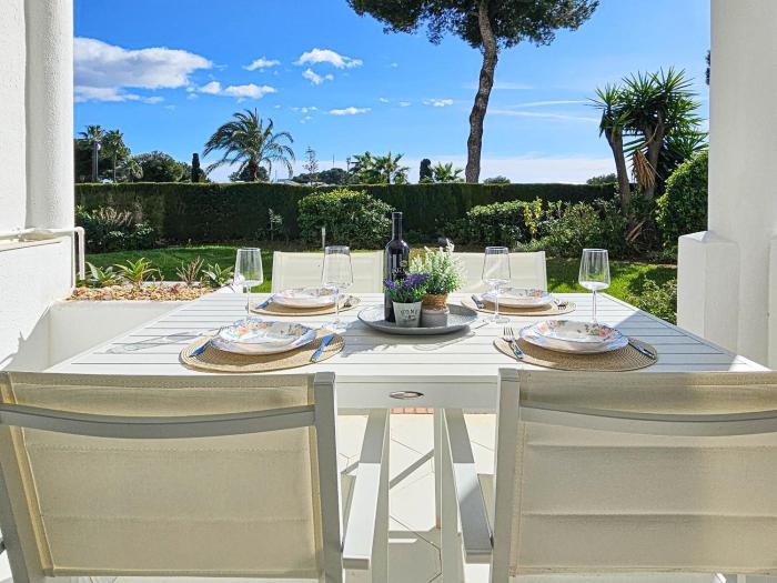 Garden apartment in Monte B, Miraflores