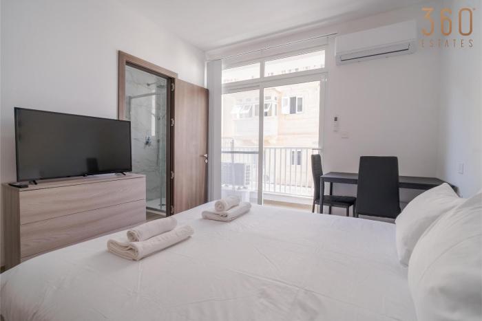 Comfortable Studio Near the Seafront with Free WiFi and Air Conditioning