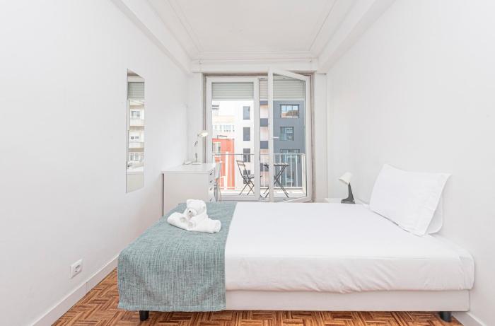 HOUZE_6 suites flat in Campolide near Parque Eduardo VII (Marquês Pombal)