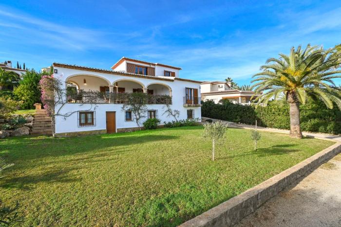 Villa Almare by Marhen Homes