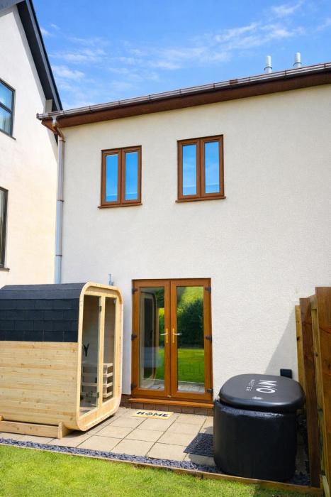 Luxury 3 Bedroom Welsh Valley Retreat With Superfast Wifi