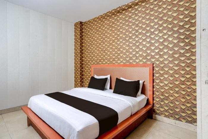 Hotel O The Majestic Residency