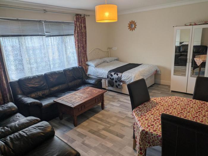 DACH Apartments - Cozy 3 bed Apartment in Hendon