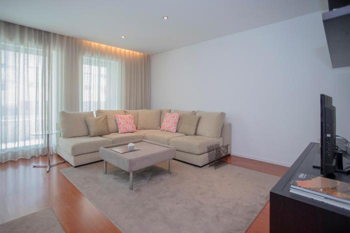 Liiiving in Porto - Balcony Dragao View