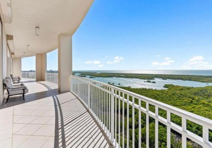 WATCH SUNSETS on the GULF FROM 12TH FL 2 BED 2 BATH PLUS DEN CONDO