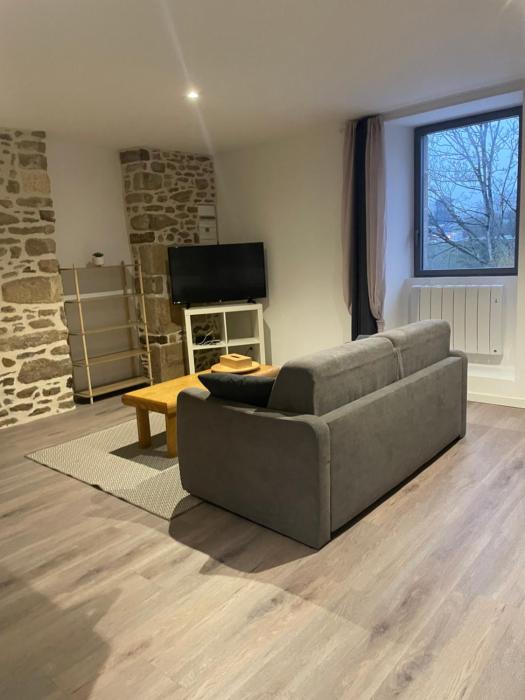 Studio centre dinan Rue calme